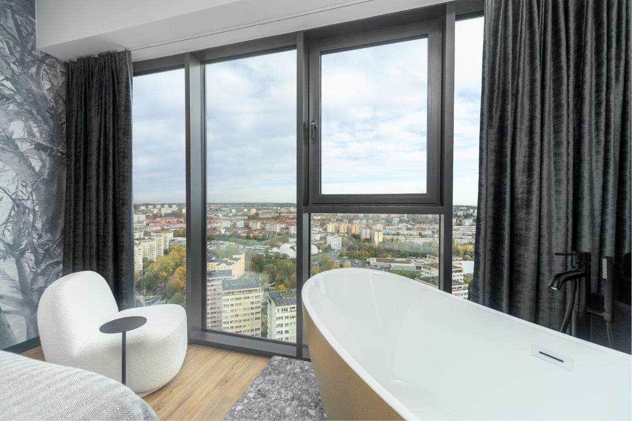 Skyline Bath Hanza Tower 24 Pool & Jacussi Apartment Szczecin